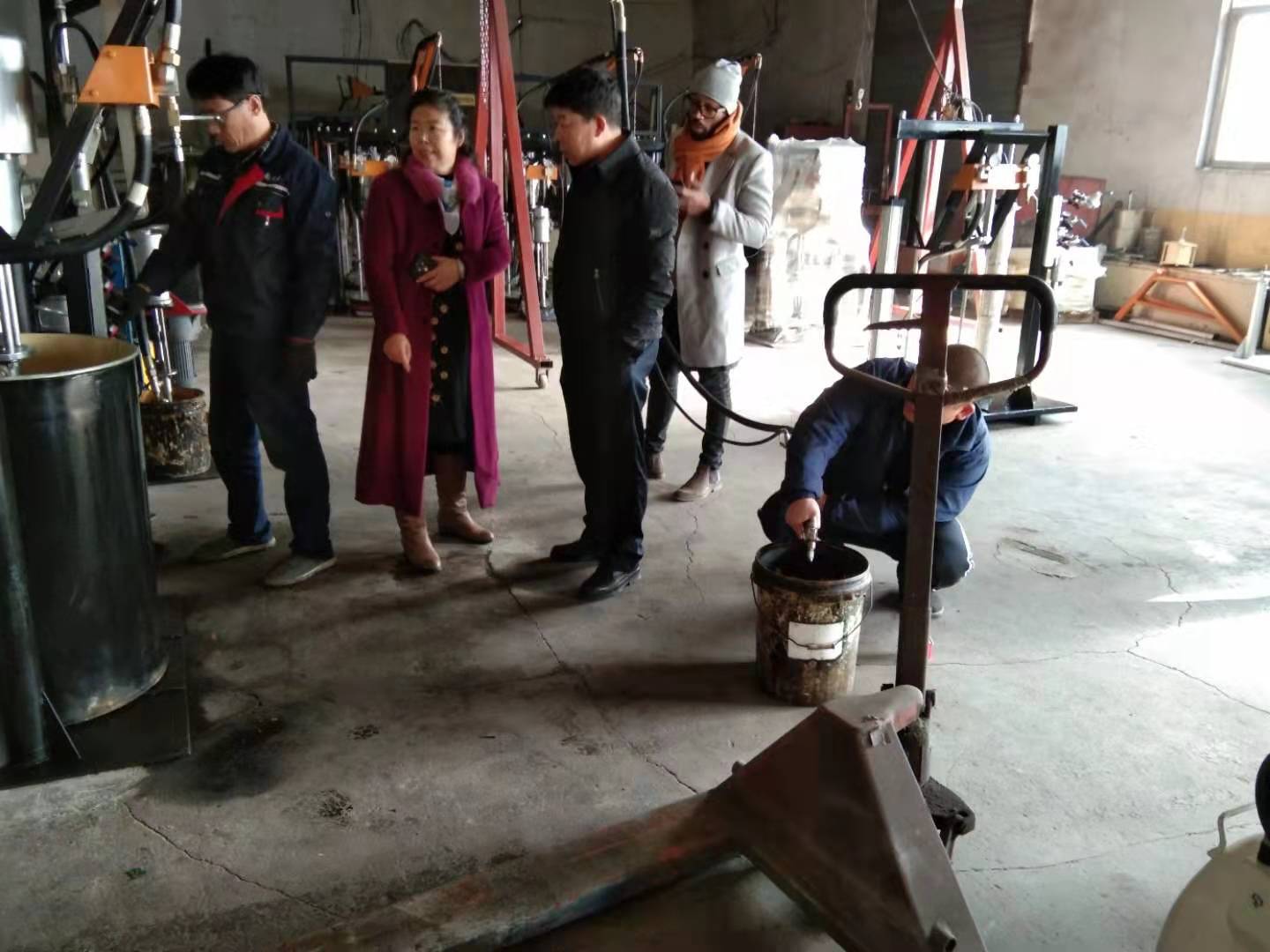 友人前來(lái)公司洽談業(yè)務(wù)！